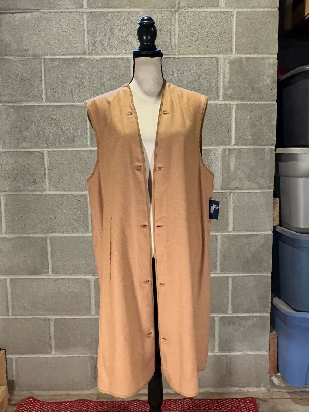 Burberry trench coat. - Picture 10 of 16